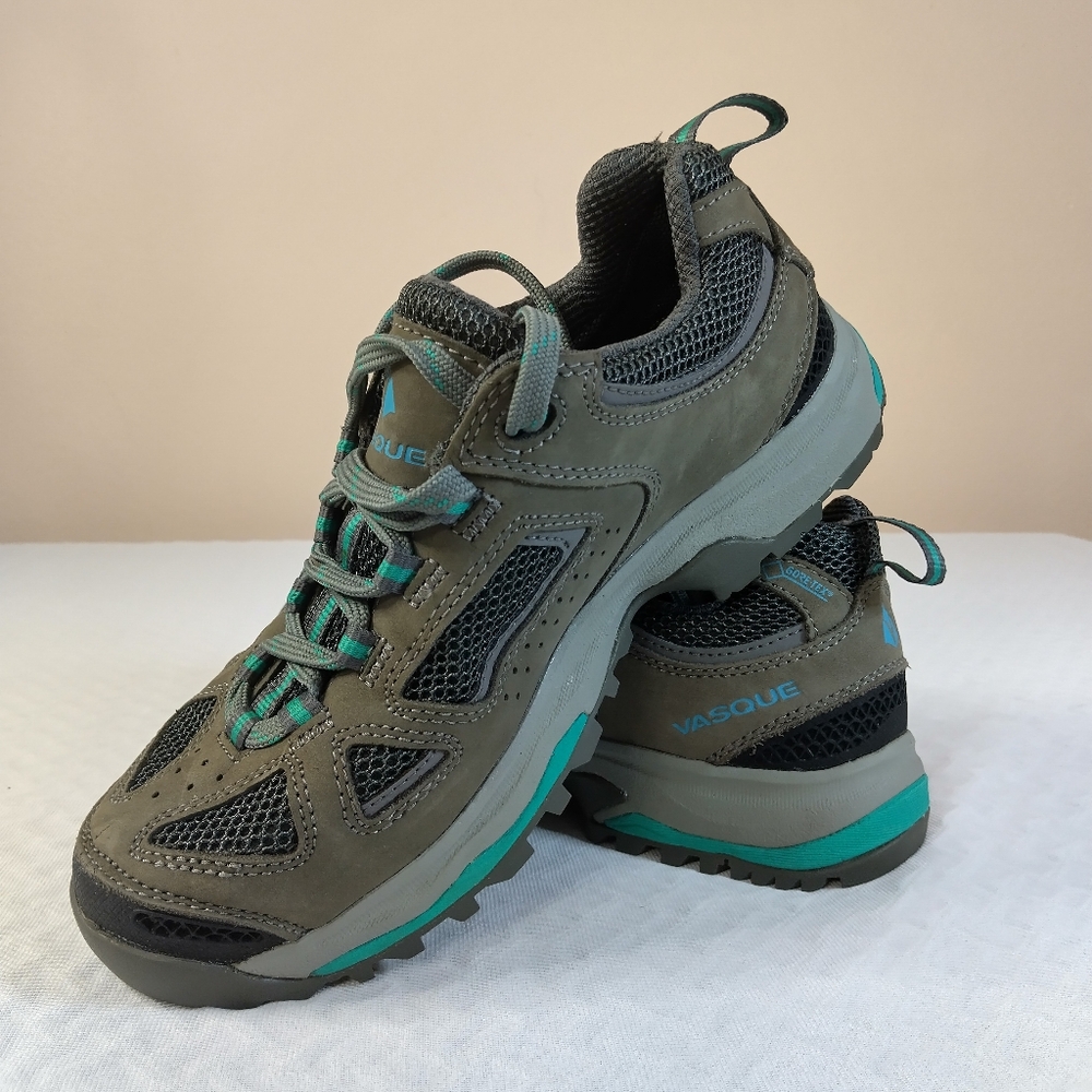 Vasquez Breeze III women's low GTX hiking shoe EUC  8 1/2M Grey Turquise Leather